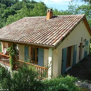 Domaine Liberté Avec Prairie Et Forêt Au Bord D'une Rivière En Ardèche Silhac